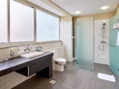 Rooms, Protea Hotel Kampala Skyz photo